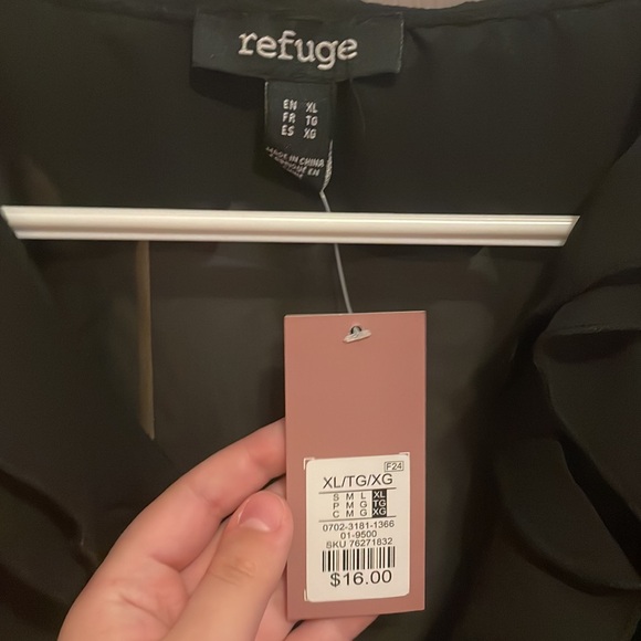 Beautiful ruffled sheer top - Picture 3 of 3